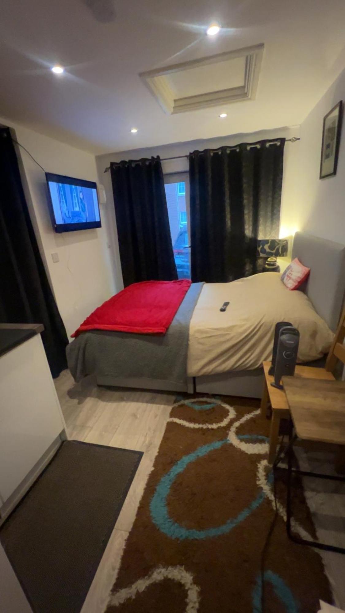 Cozy Small Studio Peterborough Exterior foto